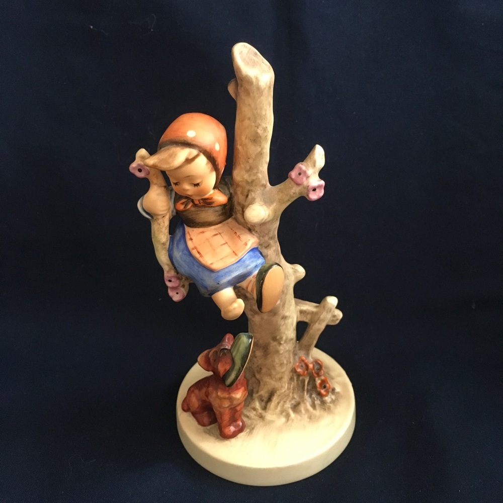 Goebel figurine:  Out of Danger